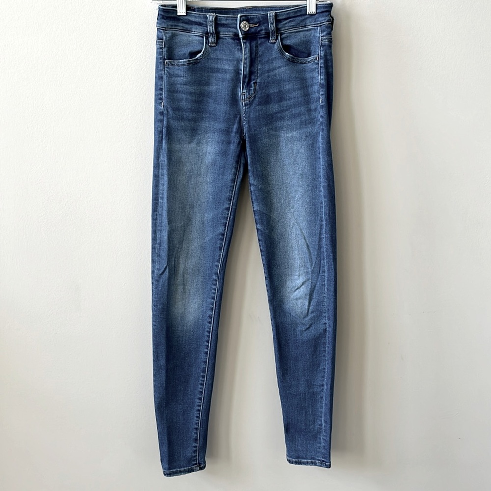AEO American Eagle Hi Rise Next Level Stretch Medium Wash Jeggings Size 4